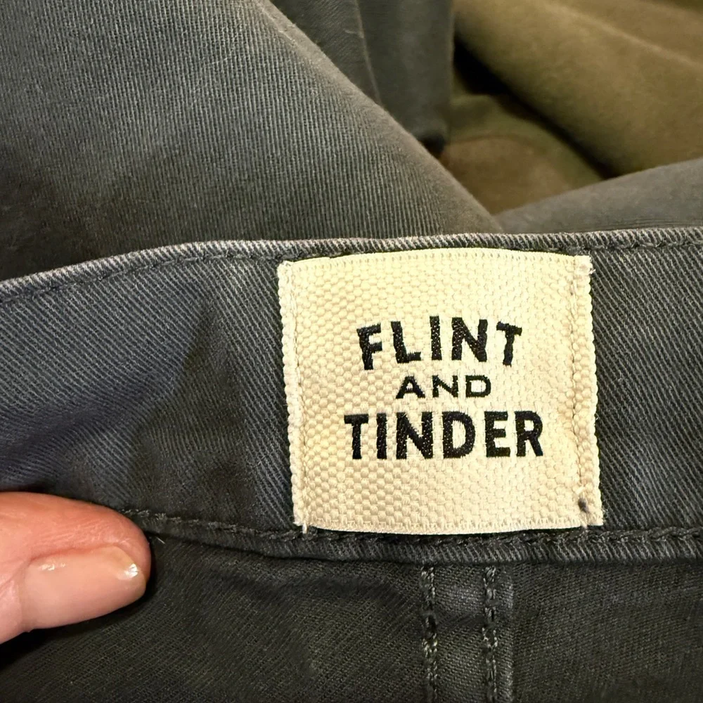 Flint and Tinder Men's Tapered Fit Cotton Navy Chinos sz 36x34 **Flaw**